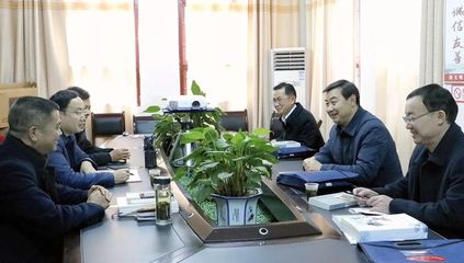 新春送暖寄厚望 施秉縣委書(shū)記肖俊一行赴縣文聯(lián)調(diào)研，共話文藝創(chuàng)作新篇章